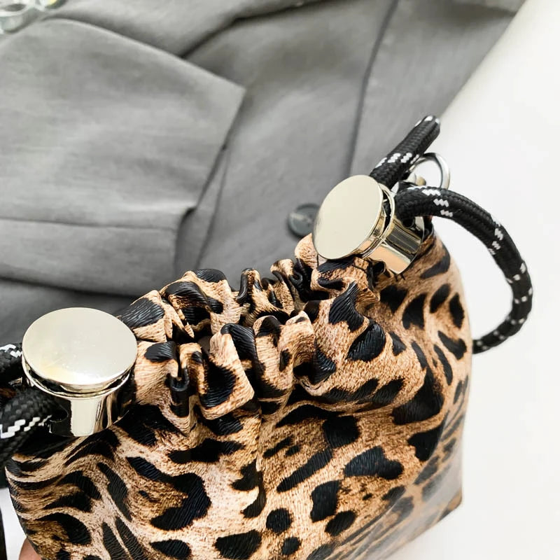New Women's Mini Leopard Crossbody Bag Pu Leather Bucket Bag Drawstring Shoulder Bag Wide Strape Women's Bags Large Storage Bags