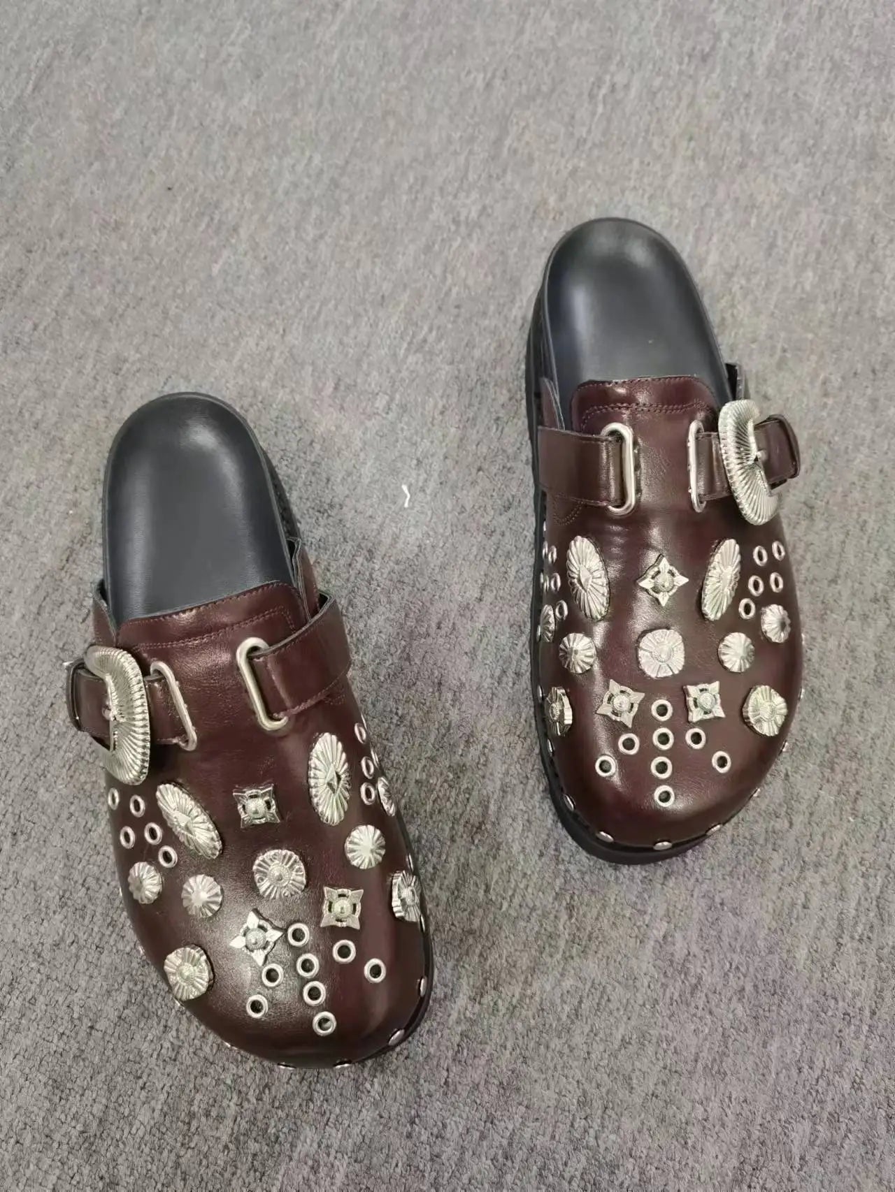 Stylish Woman White Brown Leather with Silver Rivets Slippers Buckle Decoration Comfortable Slip On Round Toe Female Mules Shoes