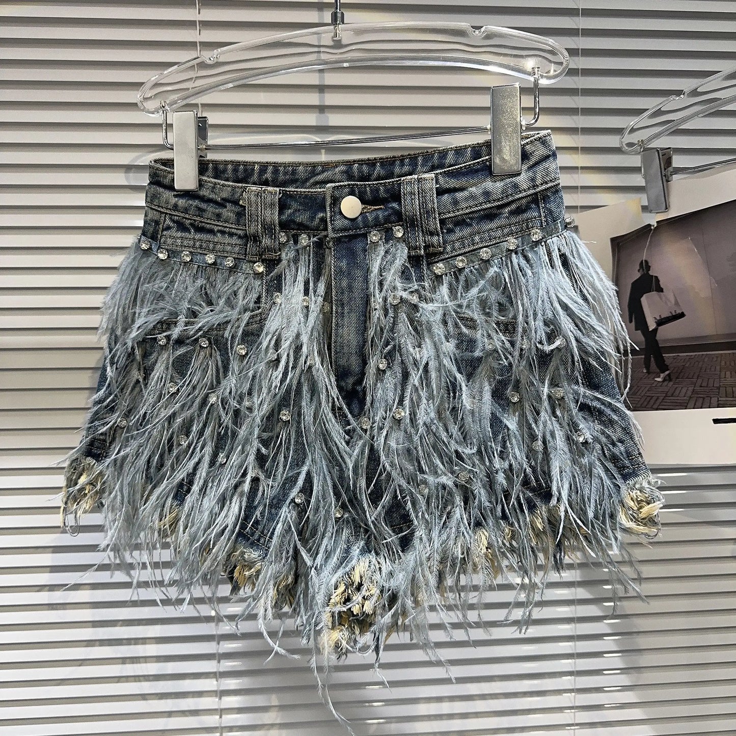 Boutique Wholesale 2025 Summer New Fashionable High Waisted Rhinestone Nail Bead Tassel Denim Women's Shorts