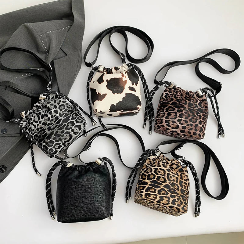 New Women's Mini Leopard Crossbody Bag Pu Leather Bucket Bag Drawstring Shoulder Bag Wide Strape Women's Bags Large Storage Bags