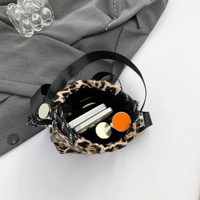 New Women's Mini Leopard Crossbody Bag Pu Leather Bucket Bag Drawstring Shoulder Bag Wide Strape Women's Bags Large Storage Bags