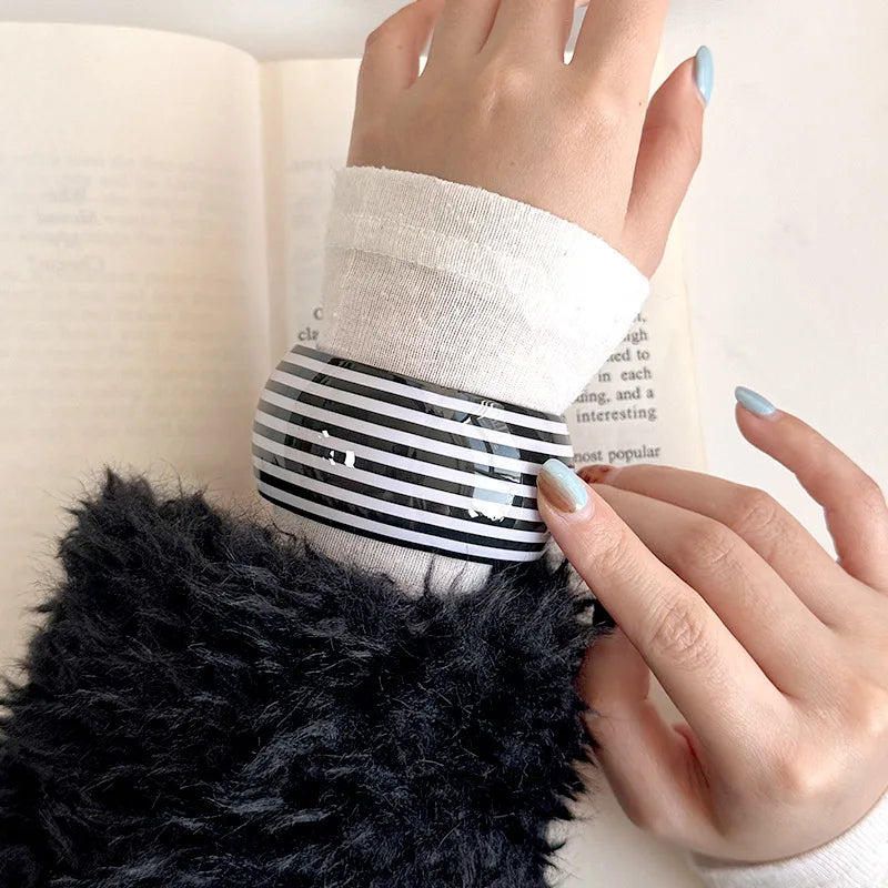 Fashion Resin Black White Stripe Thick Cuff Bracelet Women Charm Korean Acrylic Wide Chunky Geometric Open Bangle Party Jewelry