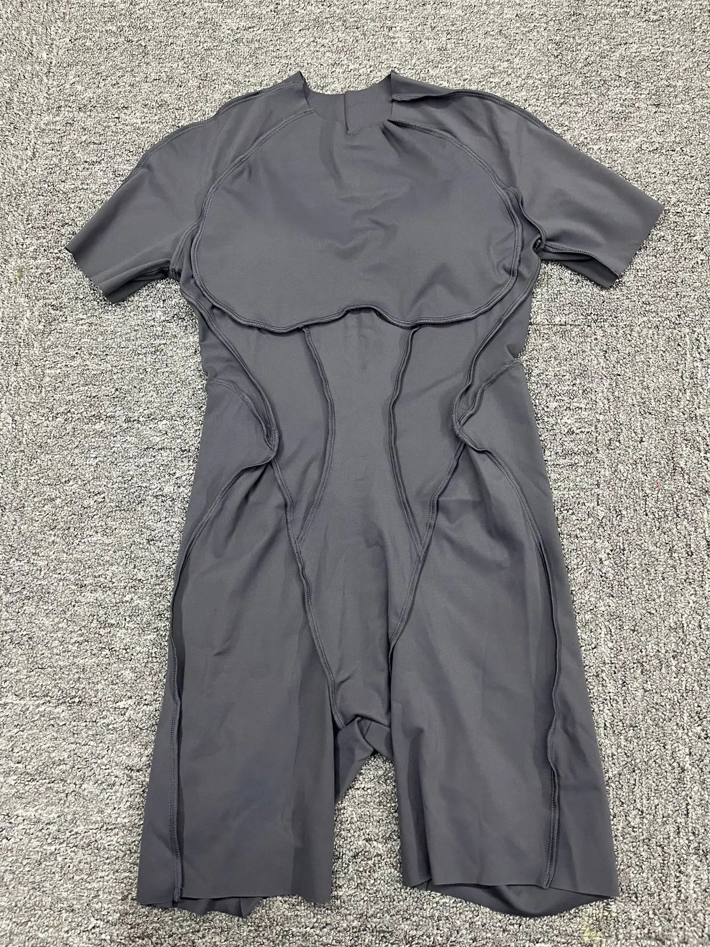 Customized LOGO women's three-dimensional aesthetic sports one-piece yoga clothes tight short-sleeved hollow back onesie
