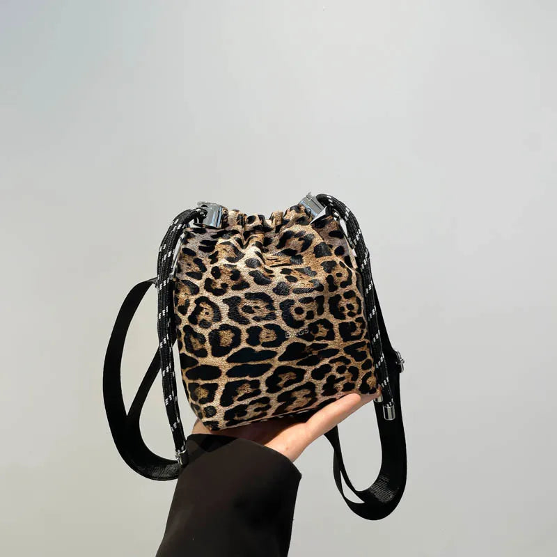 New Women's Mini Leopard Crossbody Bag Pu Leather Bucket Bag Drawstring Shoulder Bag Wide Strape Women's Bags Large Storage Bags