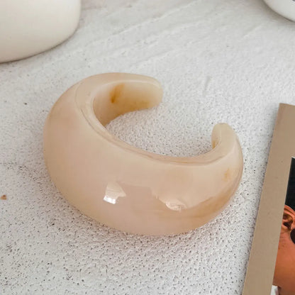 KMVEXO Vintage Punk Beige Khaki Thick Resin Acrylic Smudging Bangles Geometric Irregular Bangle Bracelets For Women Men Jewelry