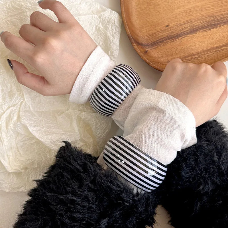 Fashion Resin Black White Stripe Thick Cuff Bracelet Women Charm Korean Acrylic Wide Chunky Geometric Open Bangle Party Jewelry