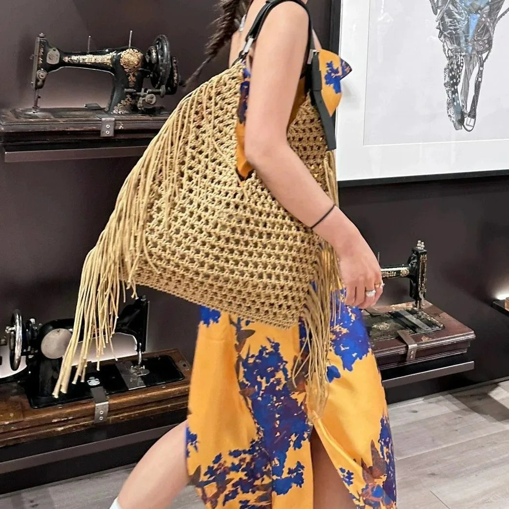 Designer Luxury Tote Bag Women 2025 New Large Capacity Bohemian Style Beach Bag Handmade Woven Hollow Out Tassel Shoulder Bag