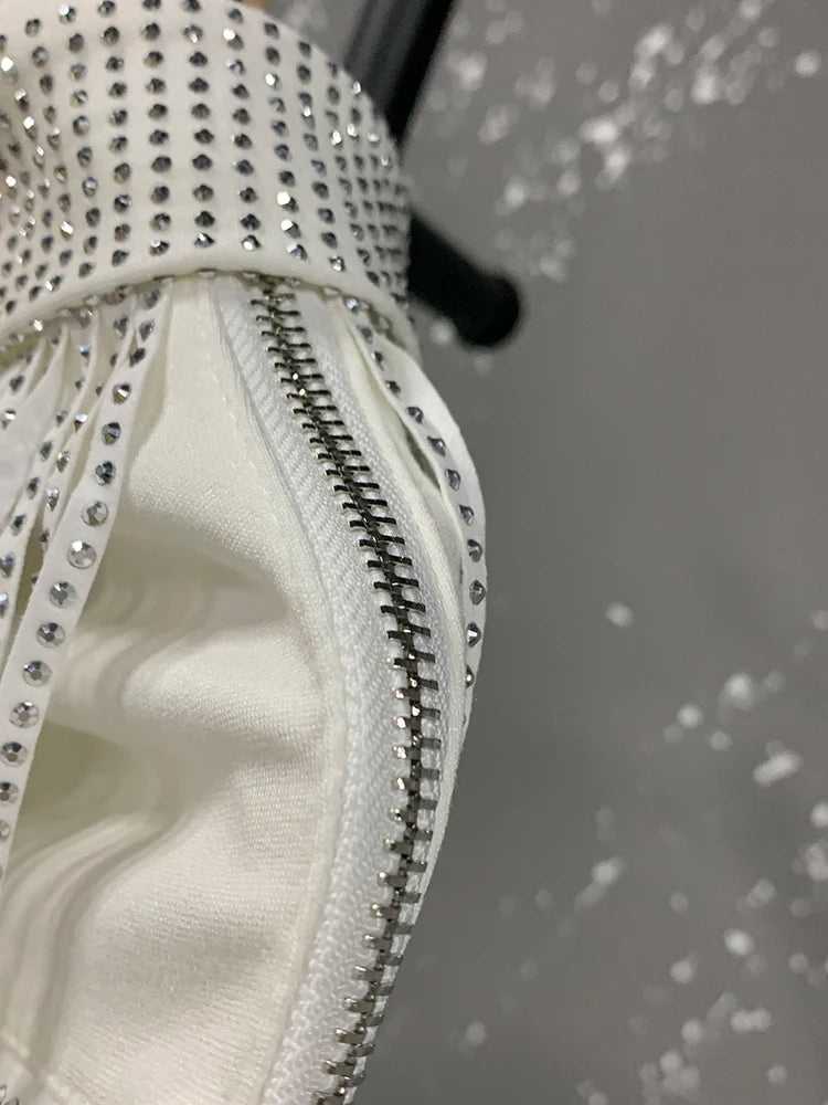 XFPV American Style Women's Shorts Summer Belt Gathered Waist Zipper Spliced Beading Tassel Shorts Female New Fashion 22D1803