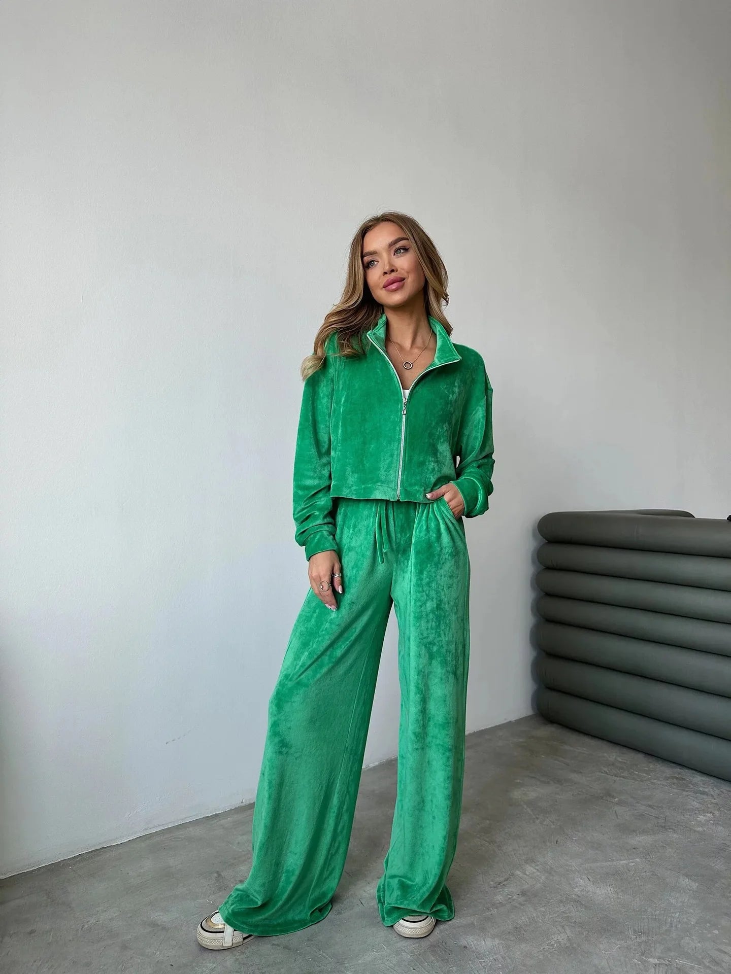Autumn And Winter Long-sleeved Zipper Lapel Jacket Elastic Waist Wideleg Trousers Velvet Casual Two-Piece Suit For Office Ladies