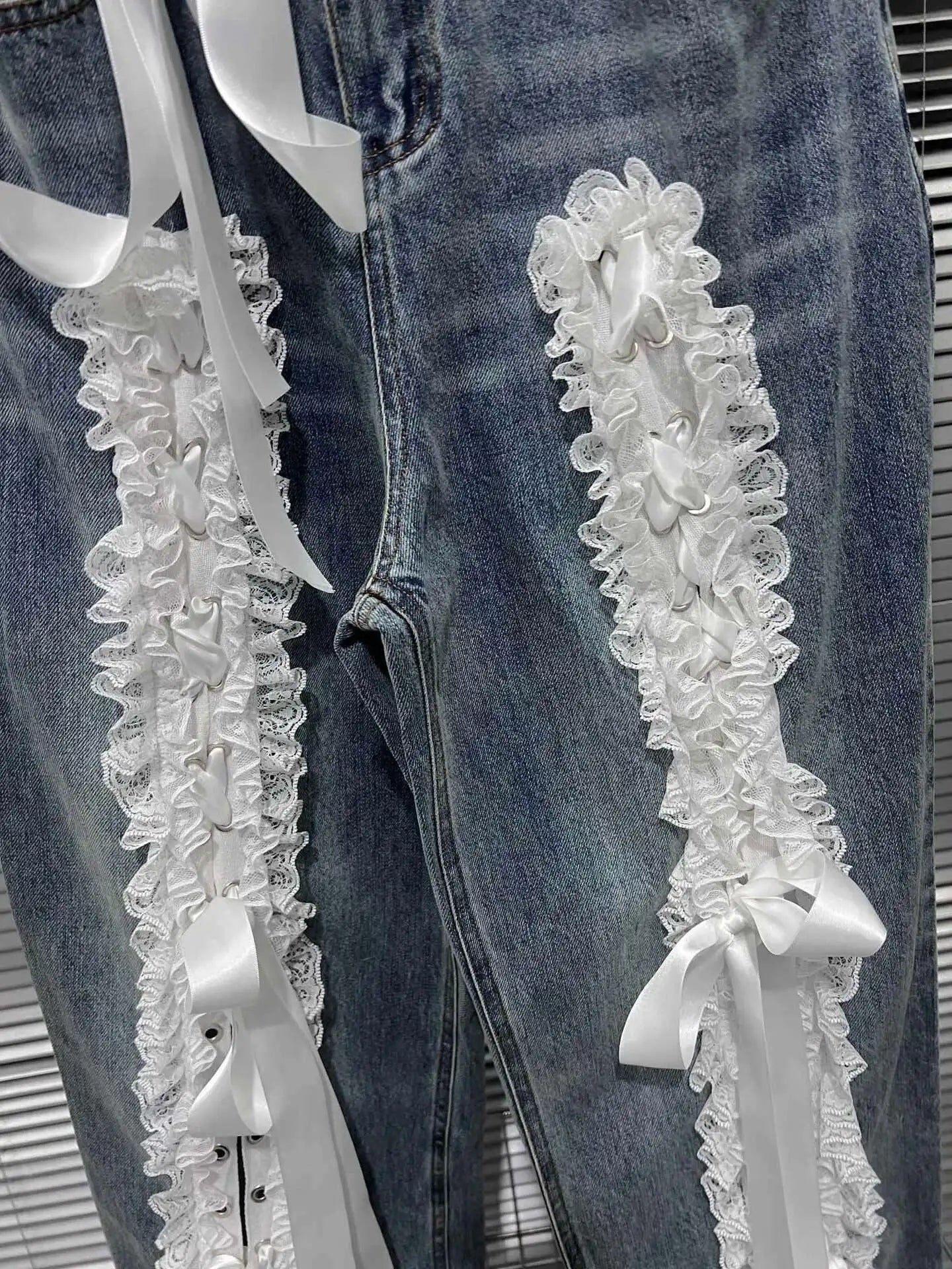 DEAT Women's Fashion Retro Lace Patchwork Denim Long Pants High Waist Wide Leg Jeans Female 2024 Arrival Winter New 11A02128
