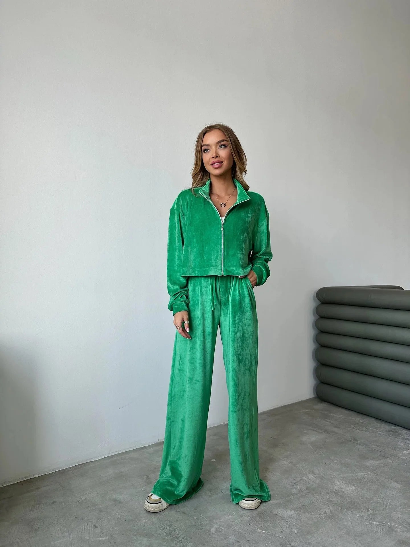 Autumn And Winter Long-sleeved Zipper Lapel Jacket Elastic Waist Wideleg Trousers Velvet Casual Two-Piece Suit For Office Ladies