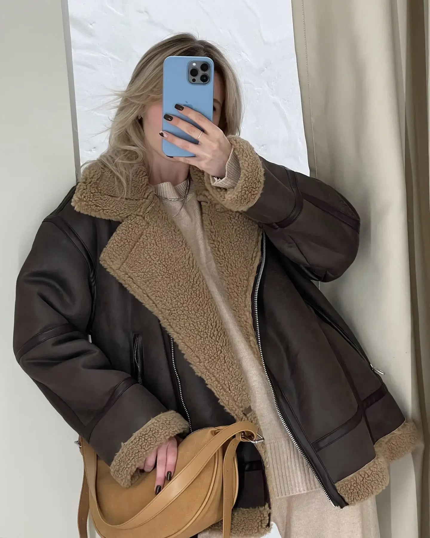 Winter Women Warm Coats Thick Faux Leather Jacket Vintage Lapel Long Sleeve Zipper Overcoat Fashion Loose Oversize Coats Female